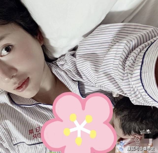 原创不满初生女儿被说是私生女张纪中晒结婚证力证和杜星霖早已婚