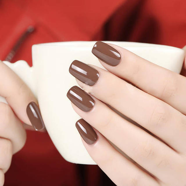 咖啡色美甲