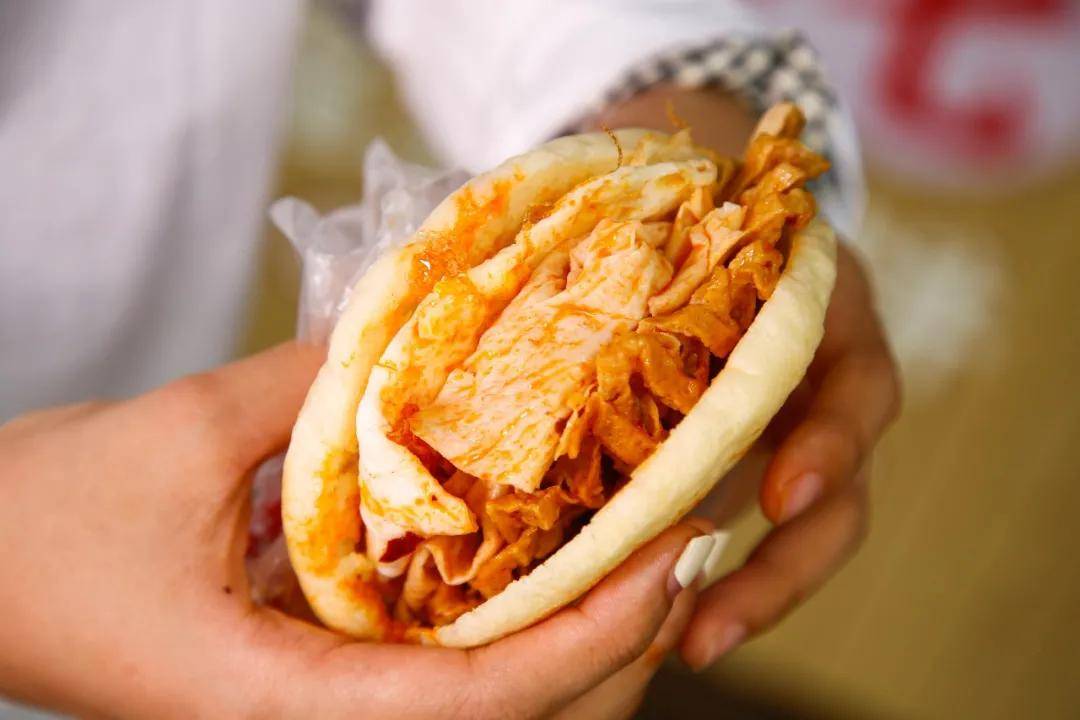 灌汤烧饼免费吃!火爆郑州的「豫小七」落户许昌啦!好吃到上头!_豆皮