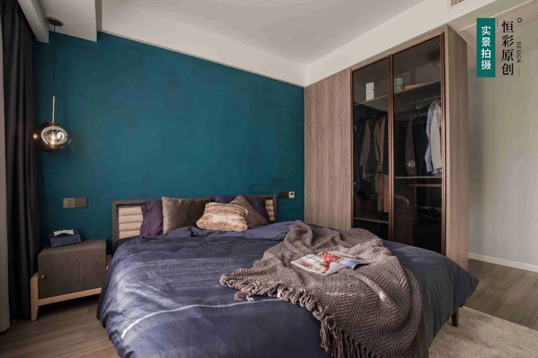 孔雀绿墙布卧室效果图图片