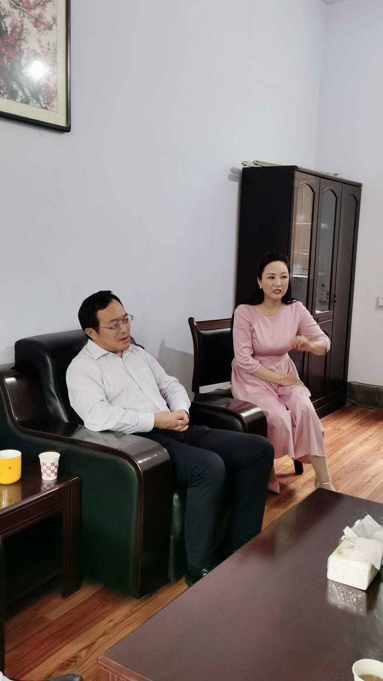 渭南市华州区委书记王海峰深入老年大学调研