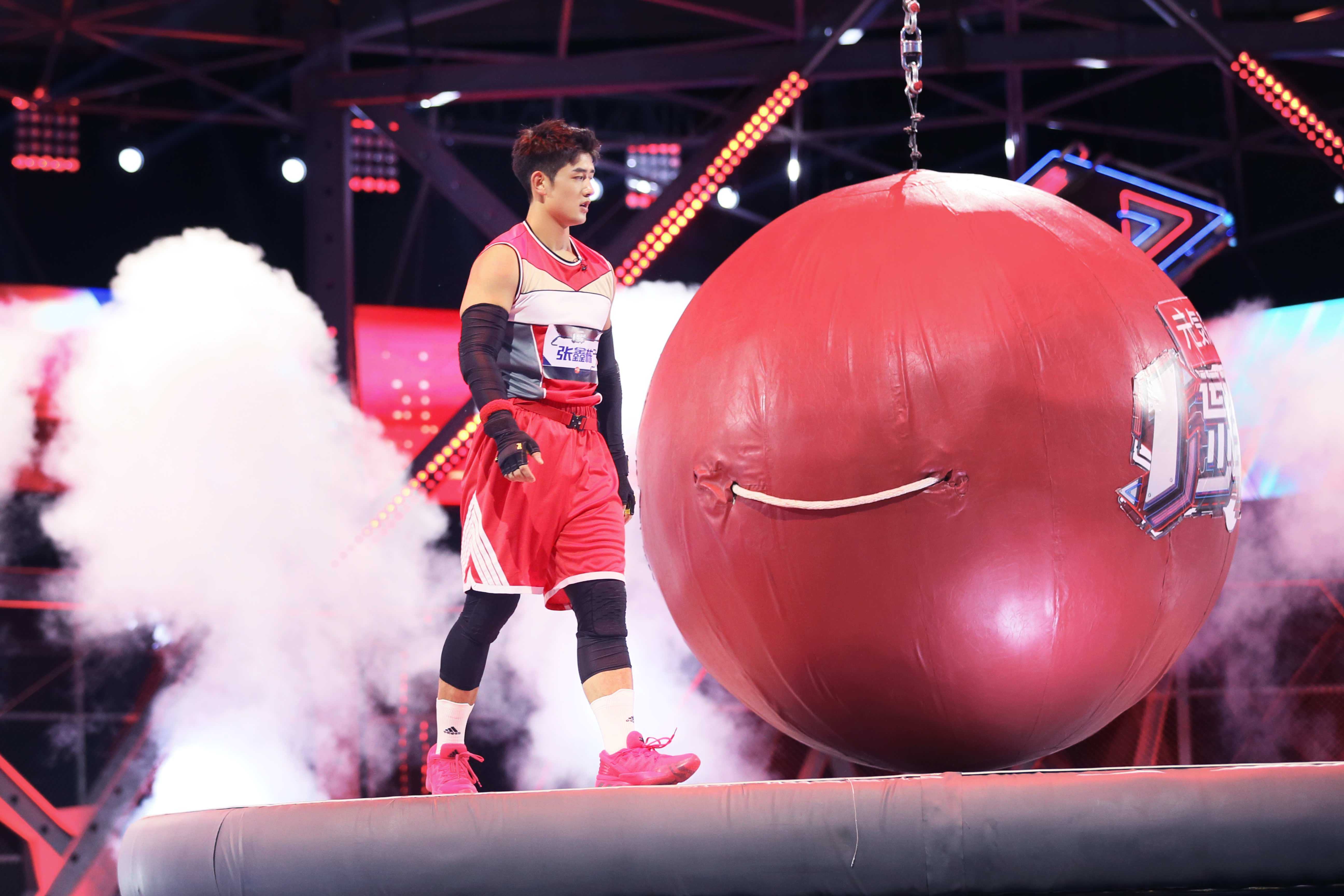 运动吧少年高能突围最终场林丹王佳一互呛热血少年谁能问鼎六强