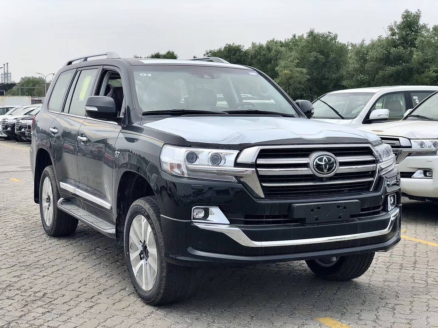 进口丰田酷路泽5700天津现车狂降全国