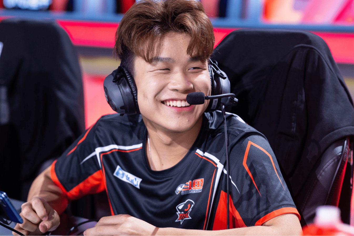 原创kpl小义真的太香了成功带领dyg化身菜刀队不怂就是干