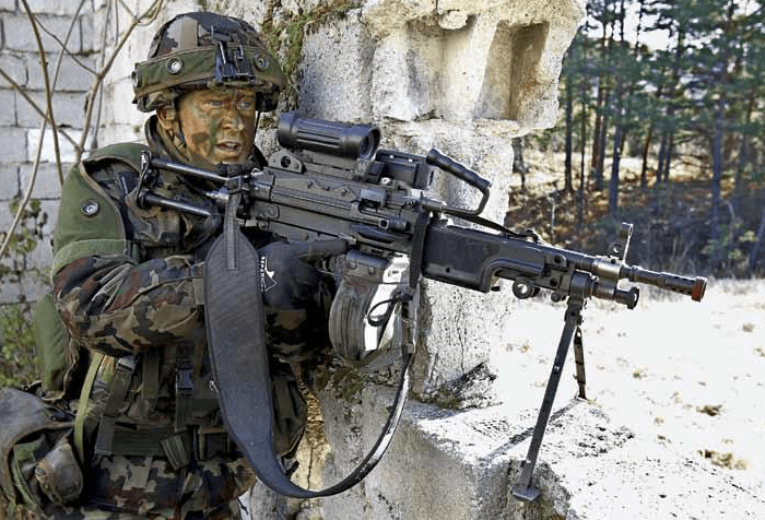 曾经最会玩儿机枪的民族现在混成了啥样联邦德国现代机枪那点事