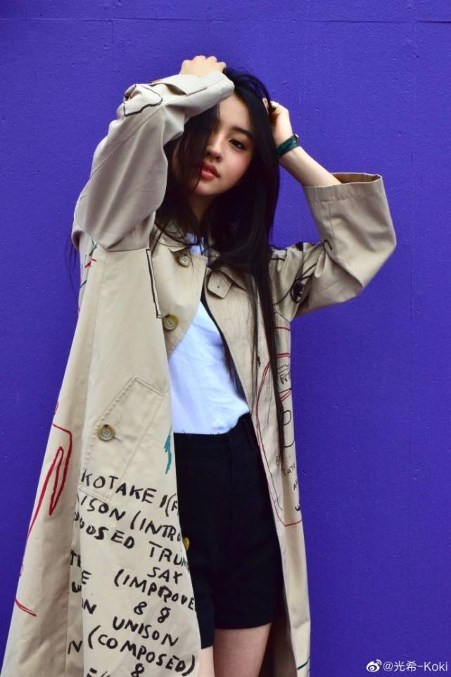 木村拓哉女儿光希晒纯滤镜写真小麦色肤色超真实被拍成五五身材