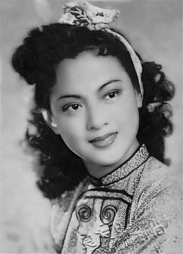 严凤英,王丹凤真的美吗?看了照片后感叹她们简直惊艳了时光