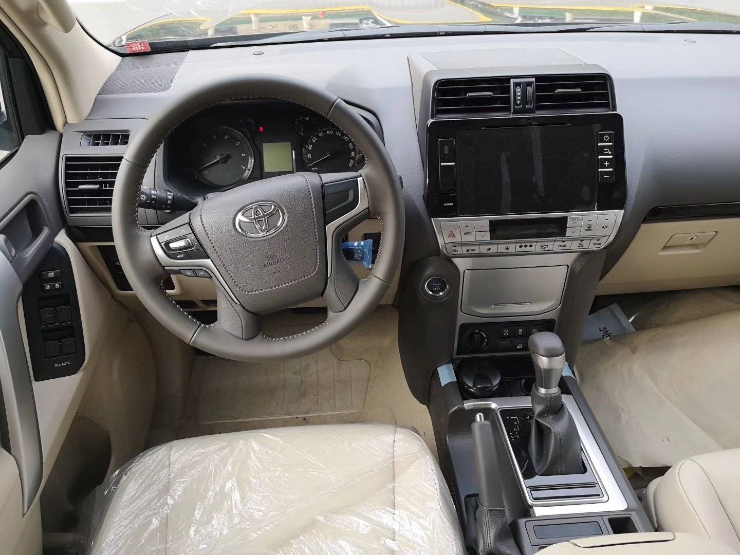 柴油丰田霸道曝光28t动力四驱内饰豪华不输q5造型真帅气