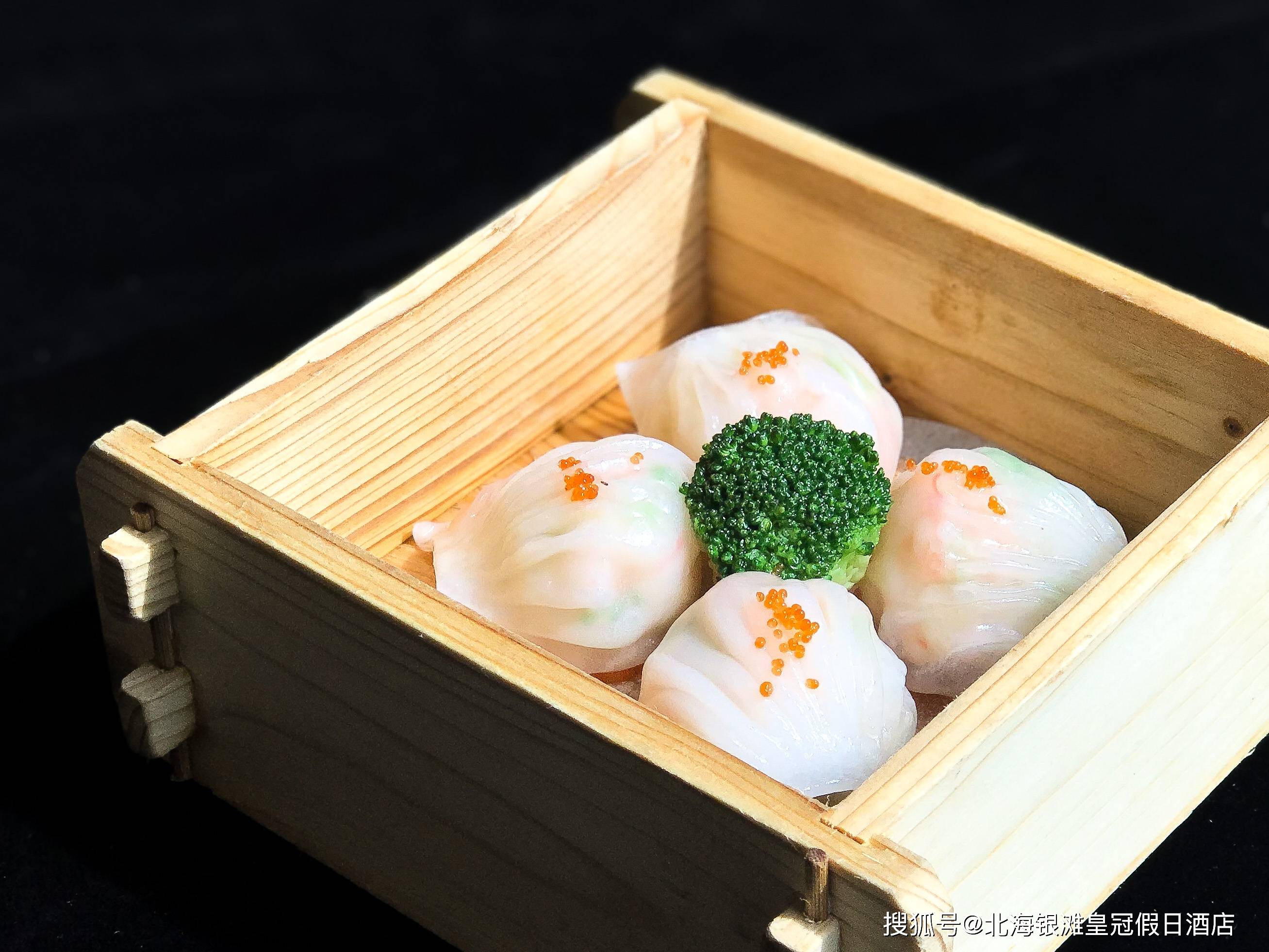 1/ 12 108道经典广式早茶,为宾客提供多样化的餐饮选择.