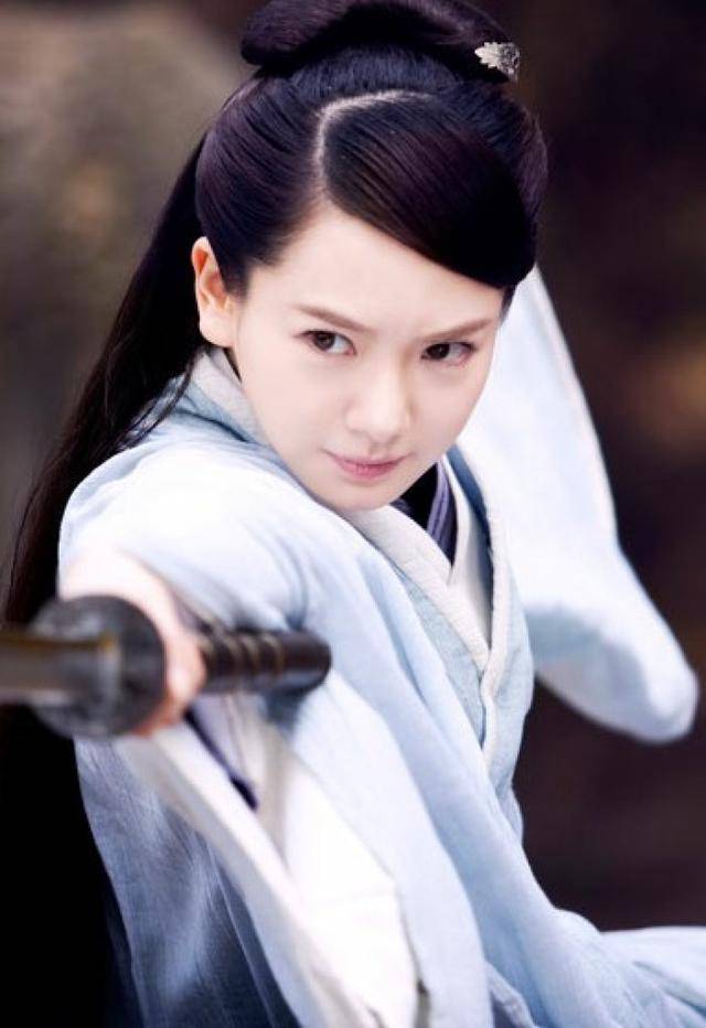 女主角李婉青,是由戚薇主演的.