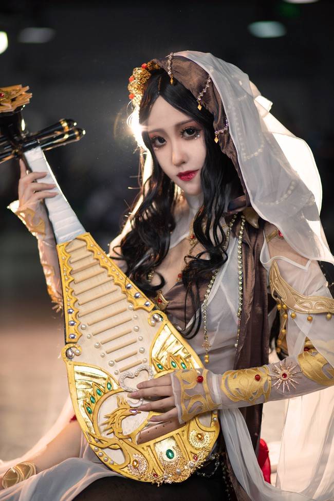 cos鹤梦喵姐圣火如日月怜我世间疾