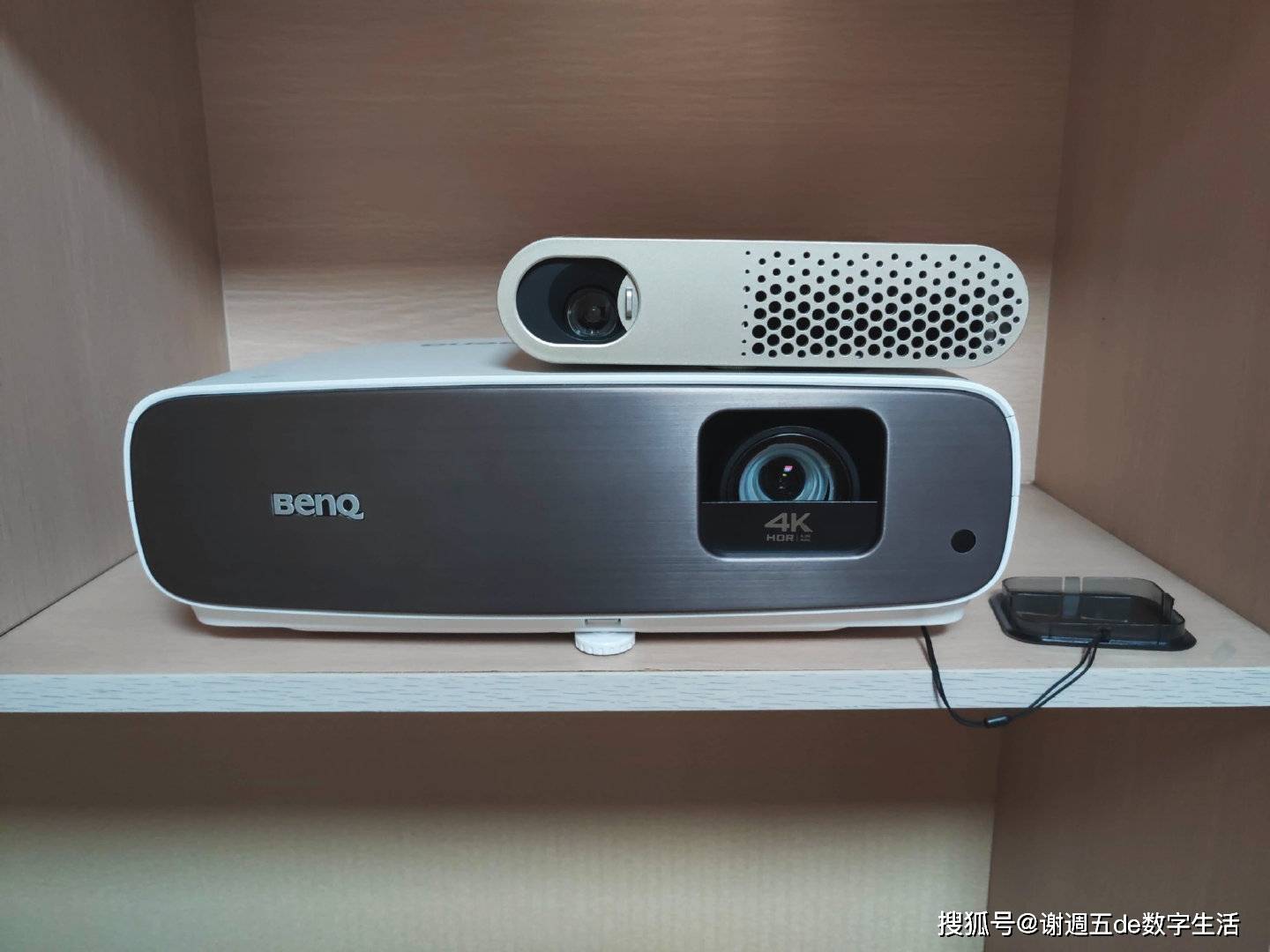 从微投到传统投影仪明基w2700色准大师打造4k家庭影院