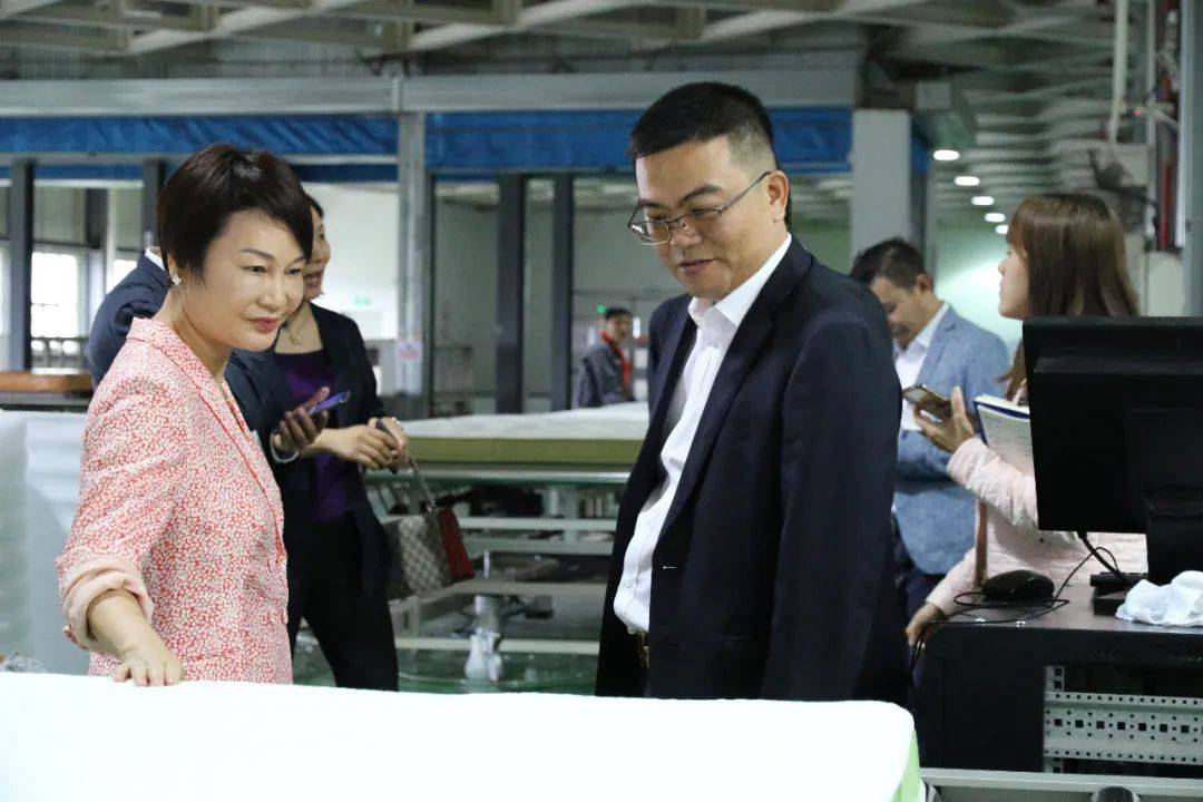 红星美凯龙集团联席董事长车建芳女士一行莅临大自然指导交流