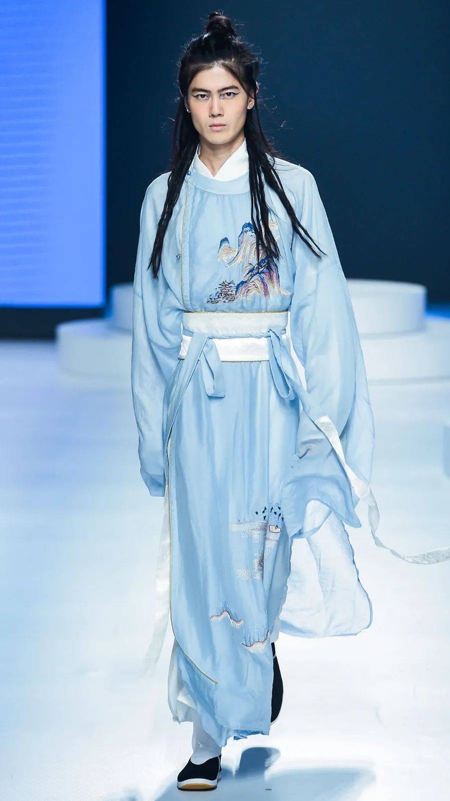 汉文化与时尚 蜜态汉服·品牌首秀发布会在广东时装周上成功举办