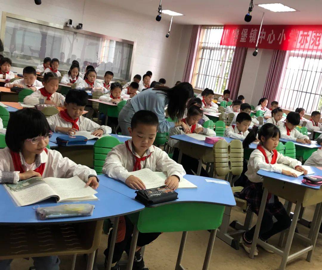 关注语文要素,凸现语文素养—海安李堡中心小学语文教研活动