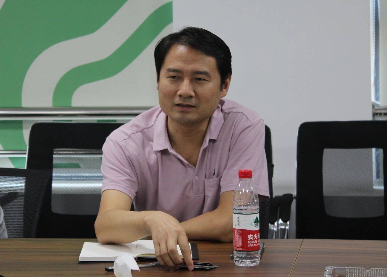 座谈会讨论环节会议伊始,车千秋联合创始人赵春祥就车千秋项目展开了