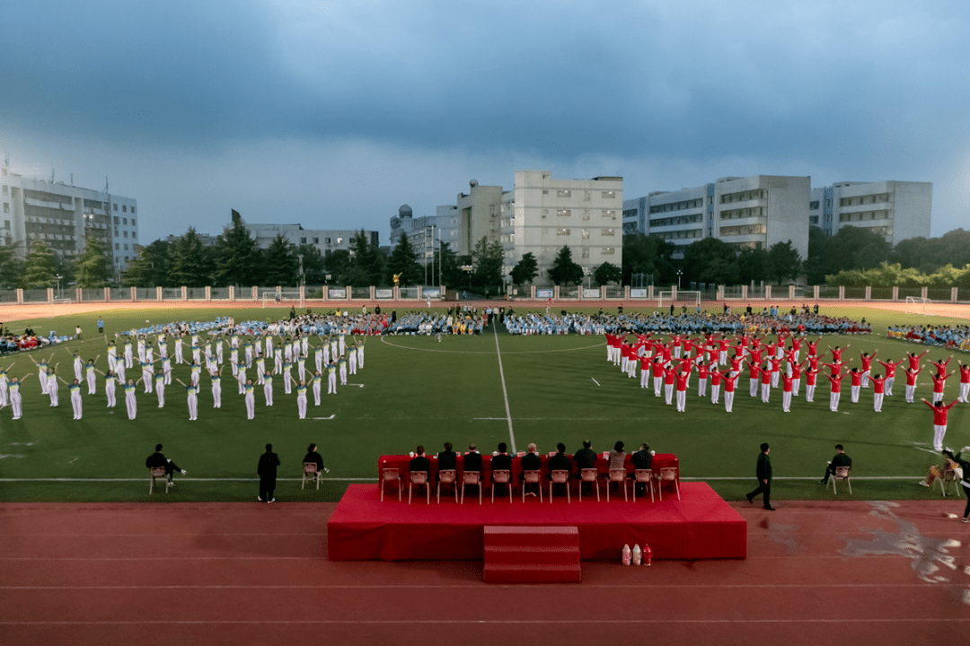 湘潭江声实验学校步拳功夫砺心智仁义礼信承武德