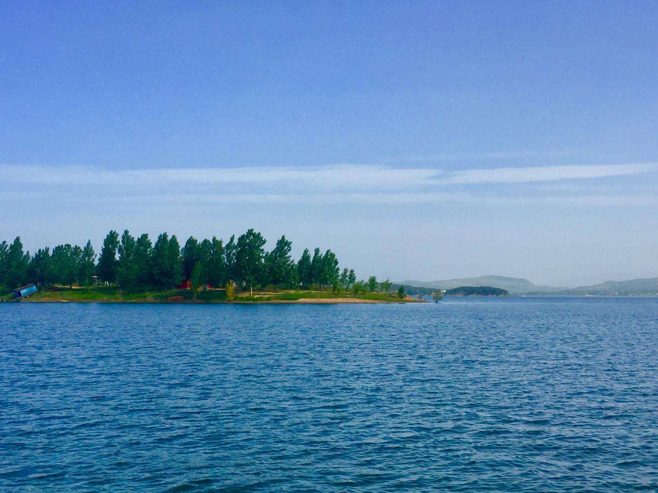 河南一处3a级湖泊,是国家水利风景区,地处山区与平原结合部