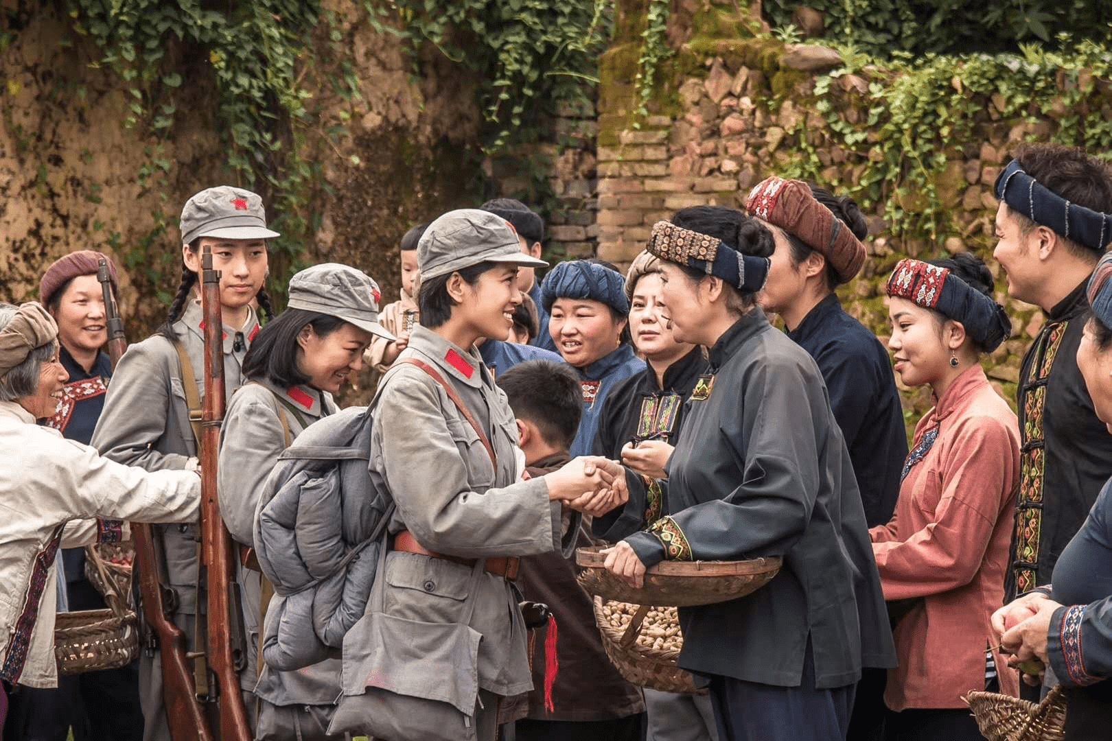 《半條被子》榮獲紅色傳承優秀影片,主演李鳳鳴回憶拍攝動情落淚