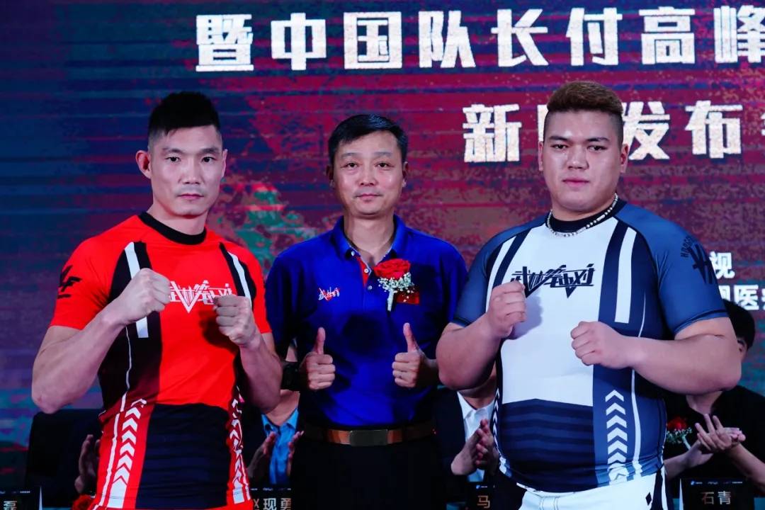 付高峰打mma秒杀对手地面完全不虚被200斤巨兽压制还能翻盘