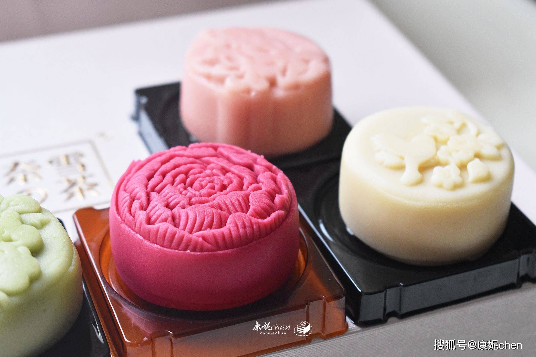 原创第一次吃网红流心月饼,6种颜色6个口味颜值高味道赞,中秋别错过