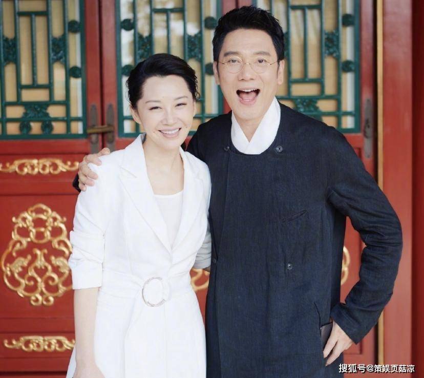 林依轮再唱《爱情鸟》,50岁身材赛过小鲜肉,儿子却让人操碎心