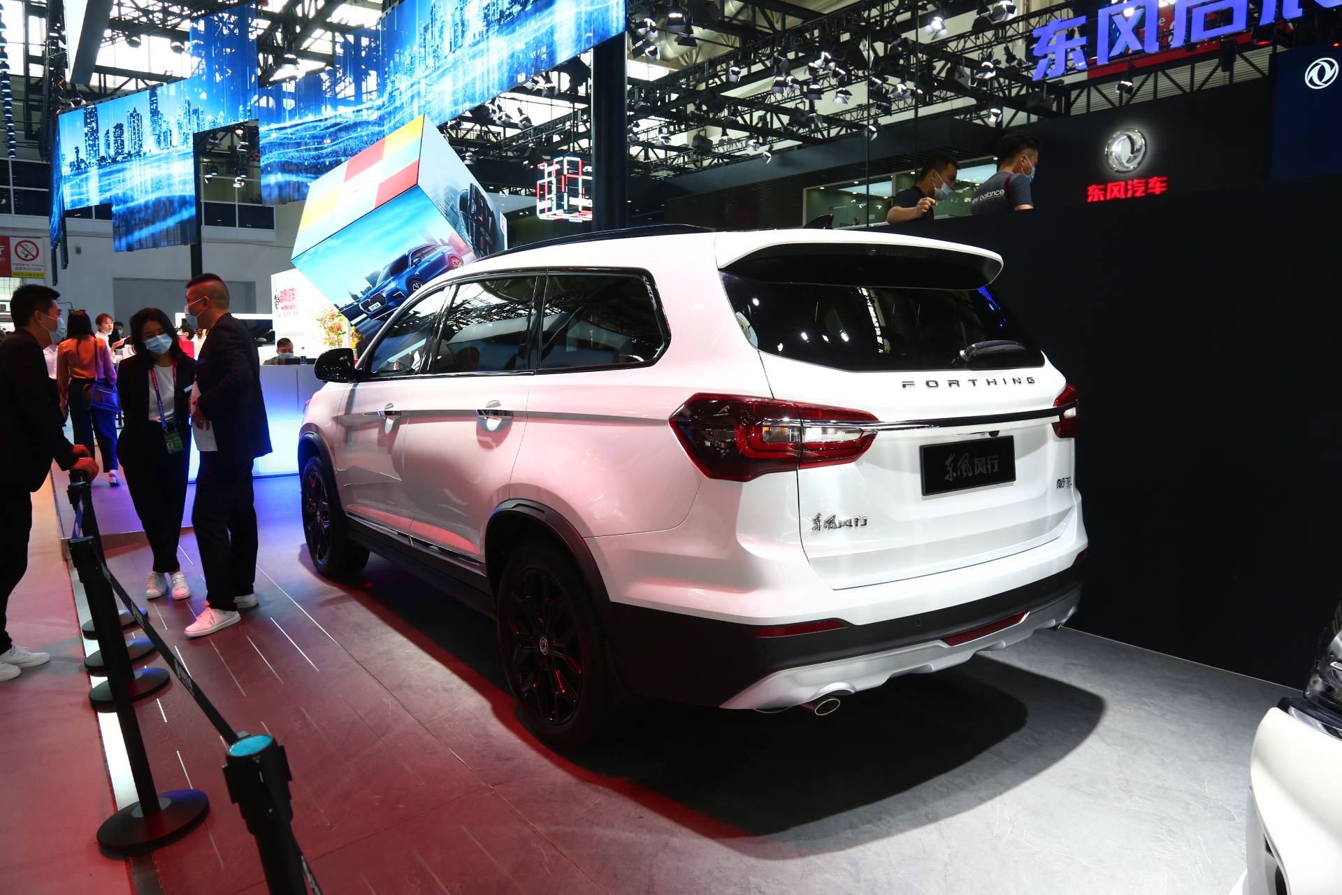 2020北京车展新款东风风行t5l亮相