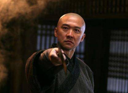 《八佰》的老葫芦黄志忠,和柯蓝相恋10年不婚,原因在哪儿?