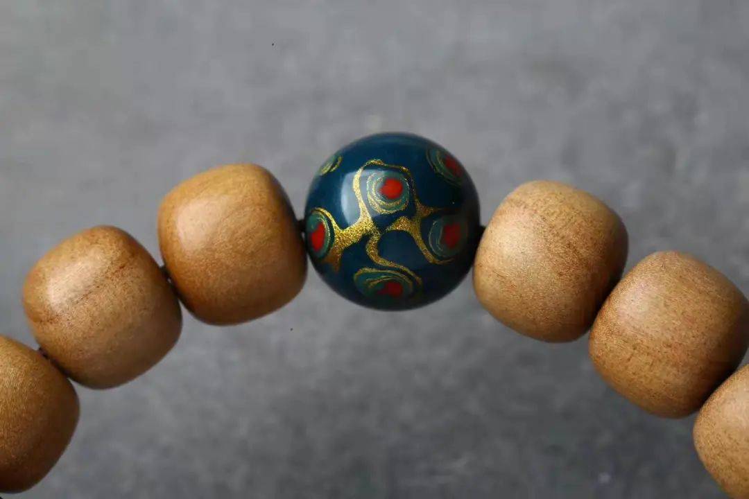大漆珠子丨色彩鲜艳的大漆珠子能玩吗?附盘玩与保养