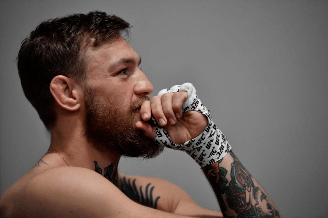 原创嘴炮白大拿互相指责对方说谎,平头爆粗:康纳这货根本不敢和我打