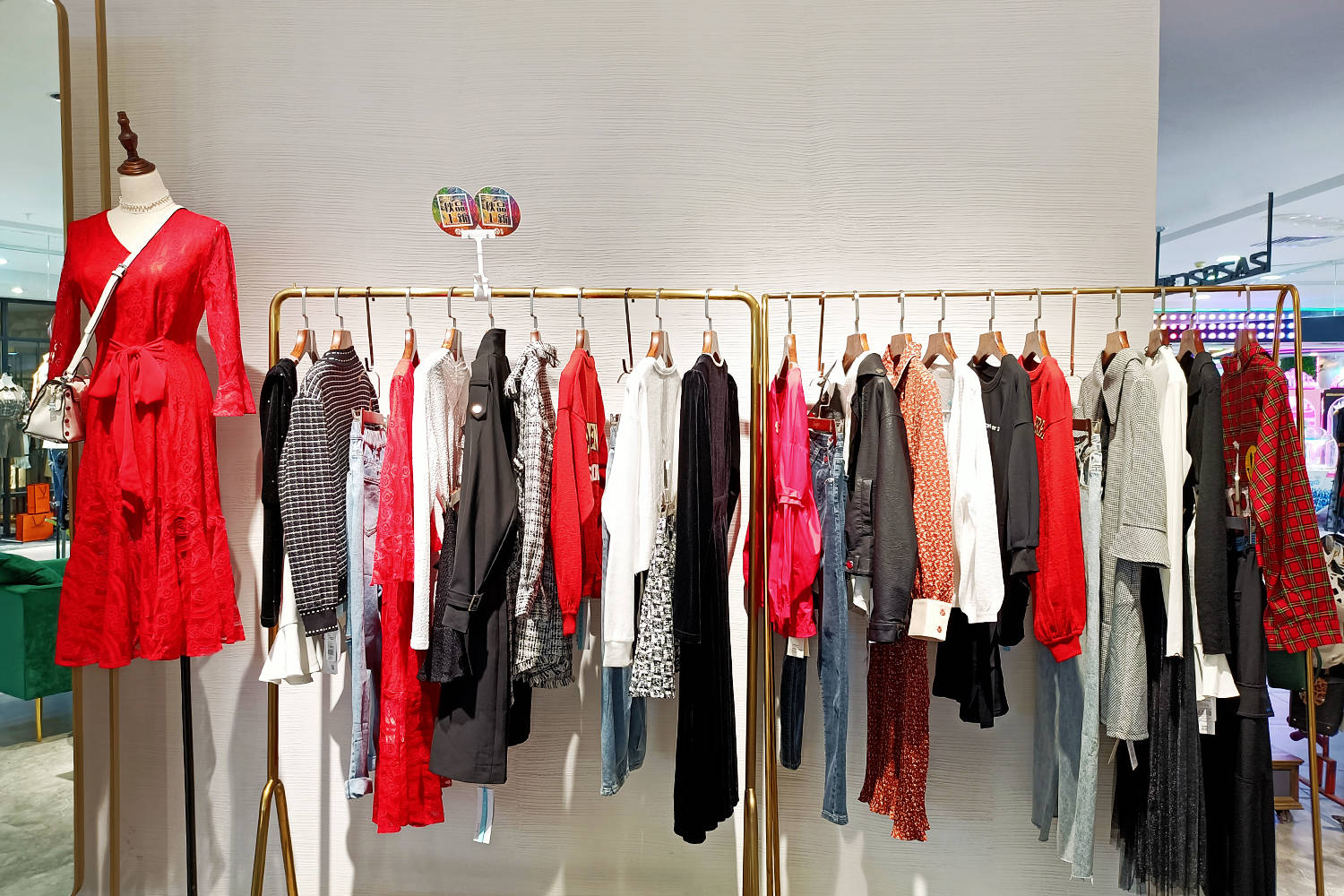 品牌女装联营,样儿女装品质出众深得消费者喜爱