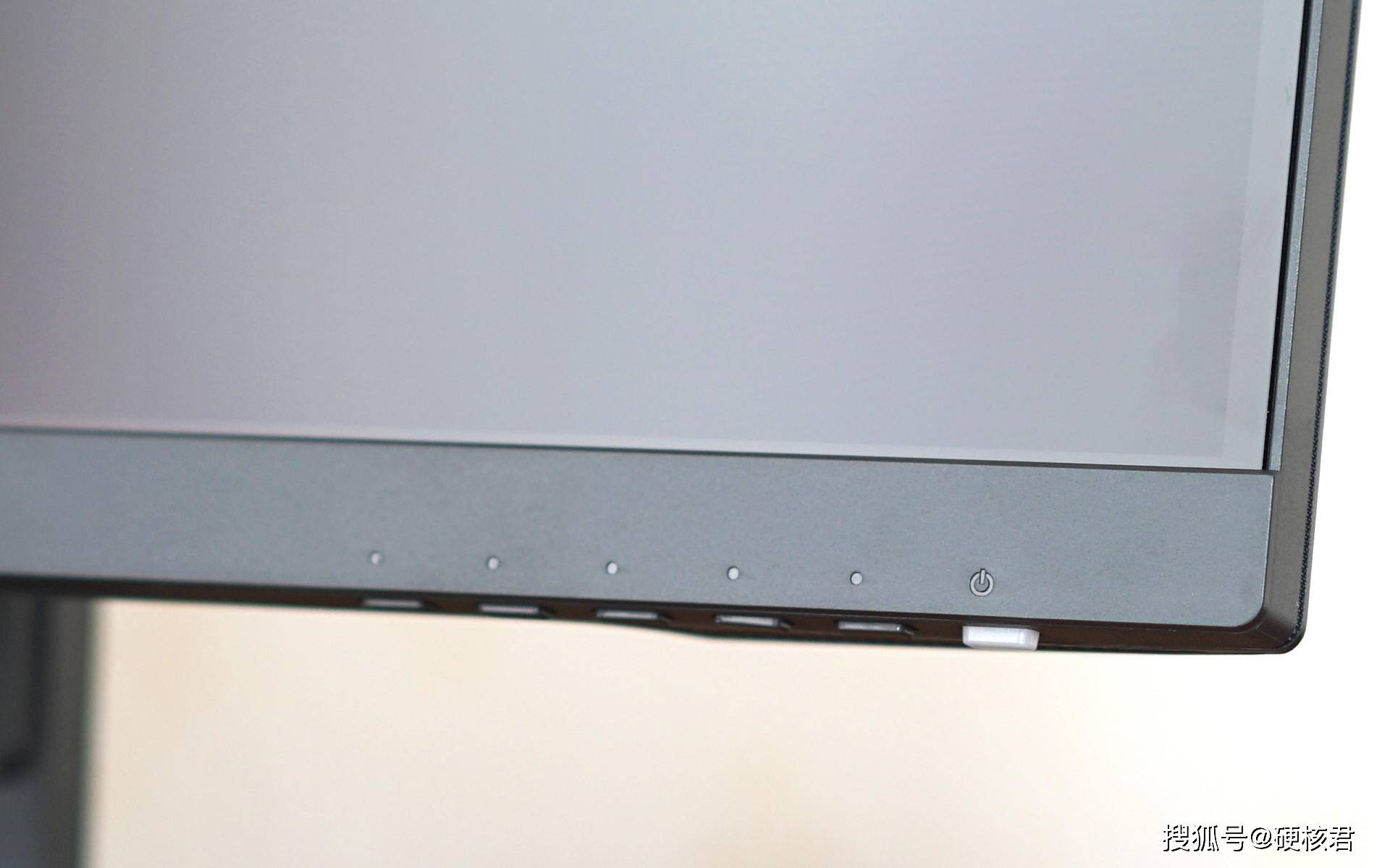 设计师的专属桌面显示器c位出彩明基pd2705q专业显示器测评