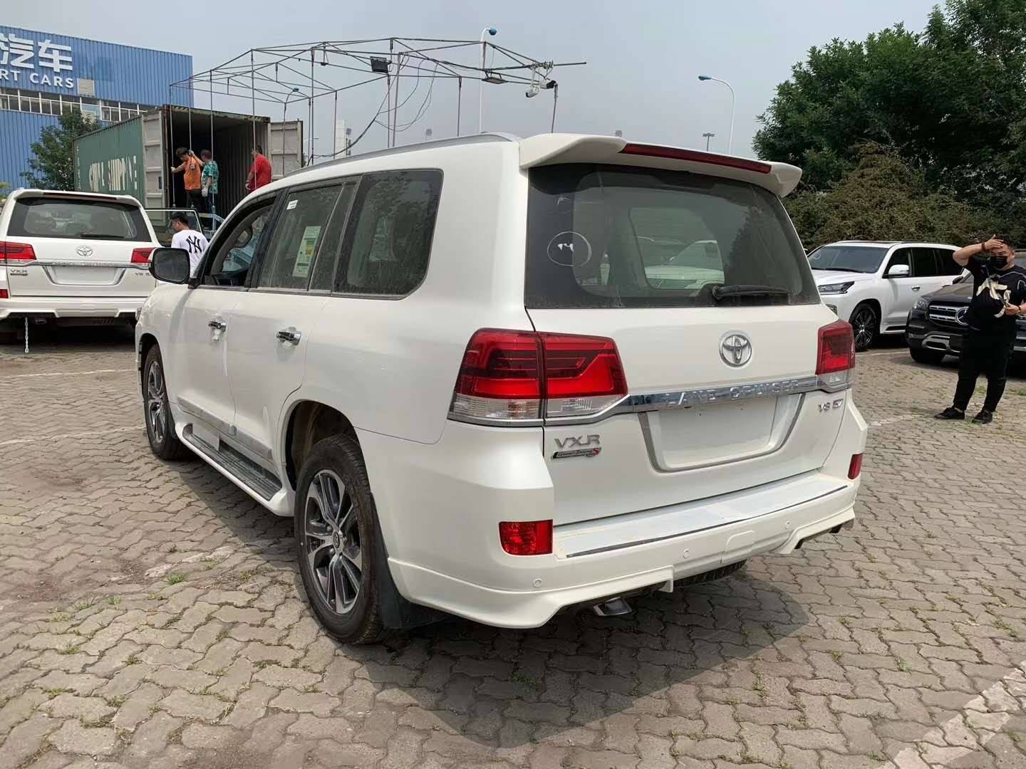 丰田酷路泽5700让利特惠v8越野车动力吸引