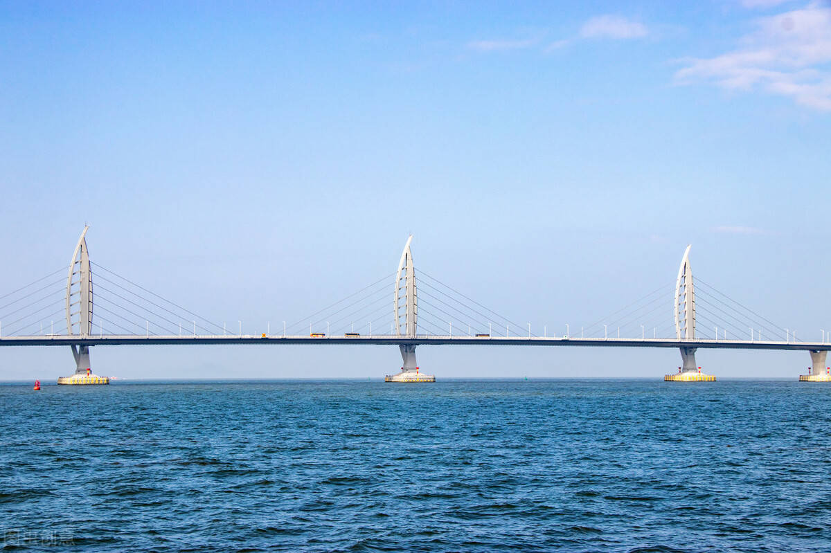 4海里,没有桥,火车是如何进入海南的?