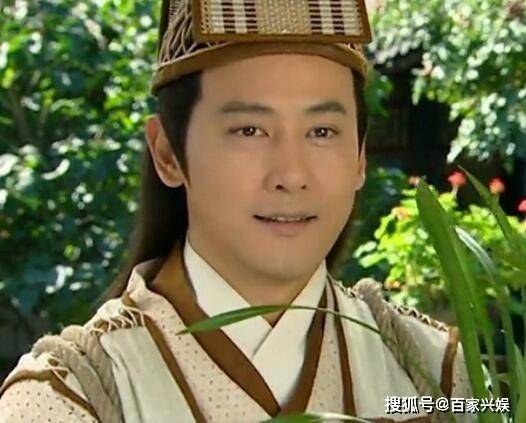 他是"小燕子和紫薇"的爹,抛弃小10岁妻子,恋上小24岁管韧姿_邱心志