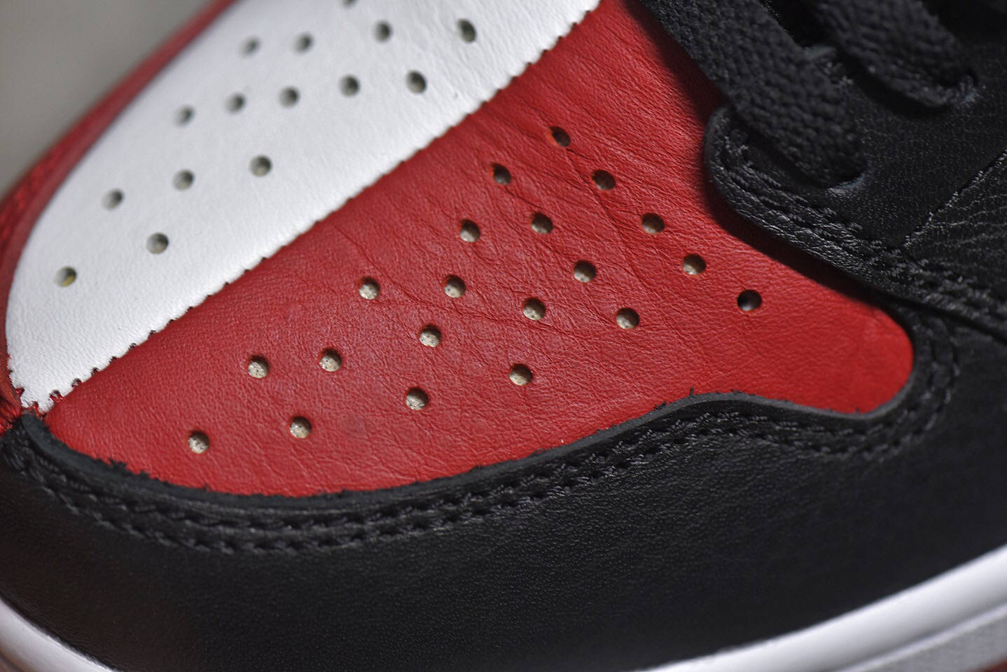 乔丹阴阳小丑airjordan1homagetohomeaj1h2h芝加哥禁穿拼接篮球鞋