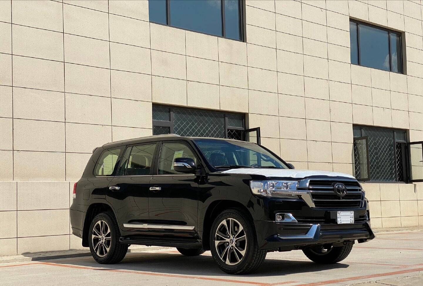 新款丰田陆巡亮相!运动外观 空气悬挂,猛降8万,新造型比x5霸气