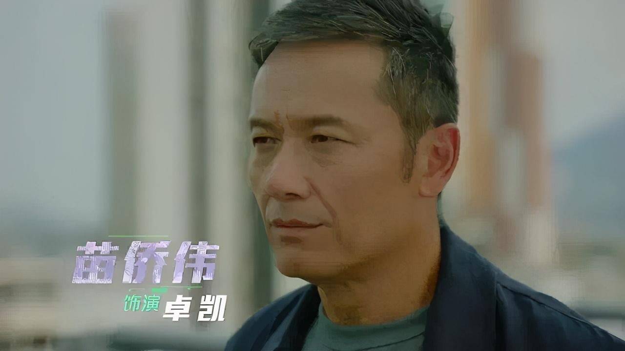 使徒行者3:马国明新剧pk张振朗银发造型,比林峰更有型