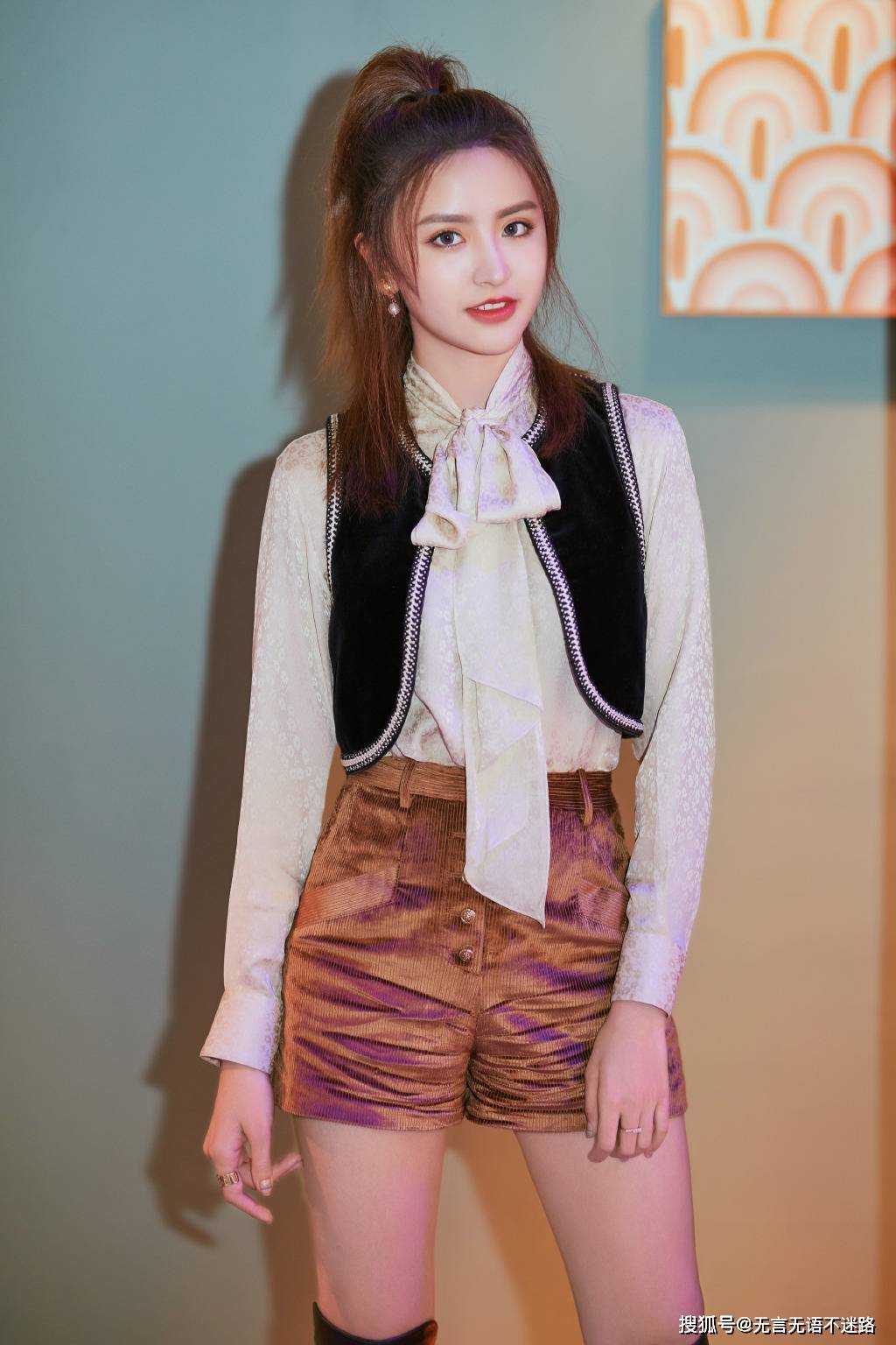 金子涵 高马尾 甜美俏皮写真