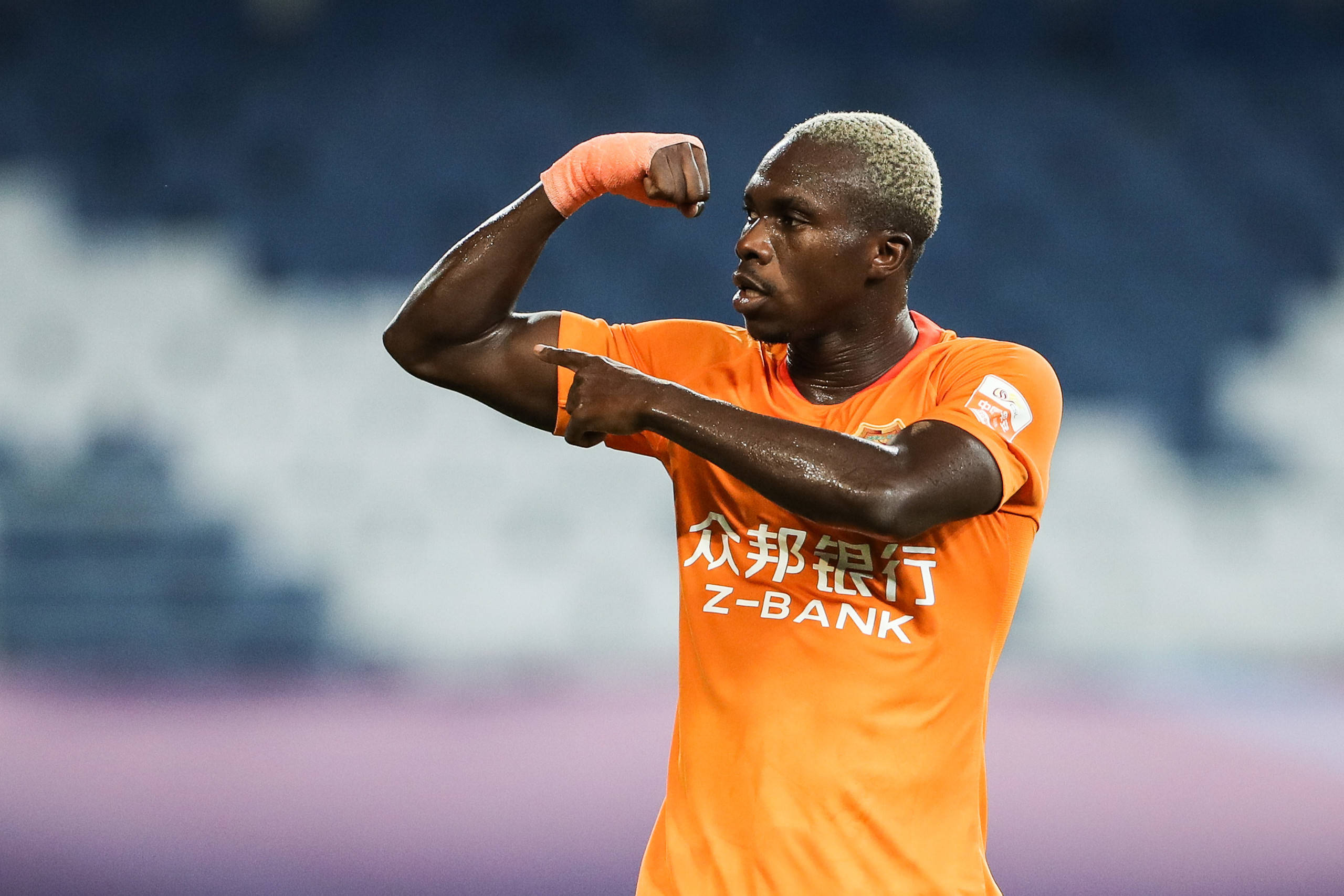 埃弗拉入选科特迪瓦国家队本月武汉卓尔还有两场保级关键战