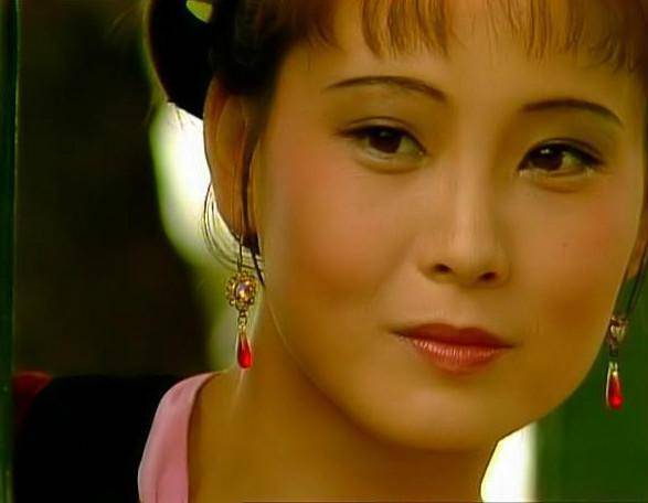 红楼梦:王熙凤听到名字带"玉"为何会一皱眉,直说讨人嫌得很?_贾宝玉