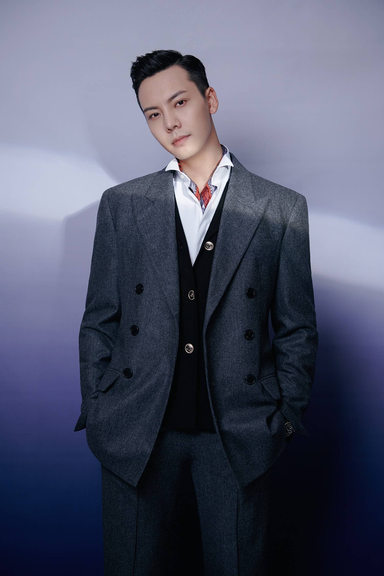 陈伟霆受邀出席央视国庆晚会献唱守护