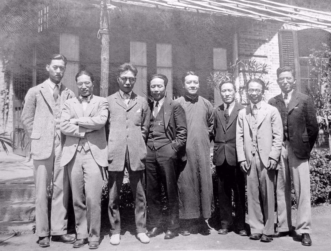 1949年,叶企孙被任命为清华大学校务委员会主席,履行校长职责,主持