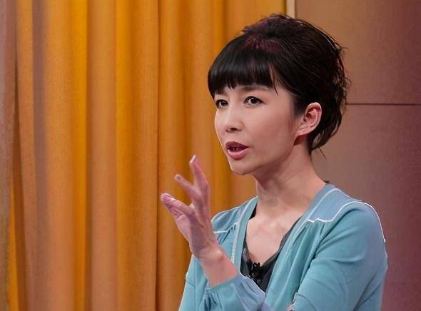 主持人和晶與老公在節目中結緣,36歲高齡生下女兒,如今身價過億