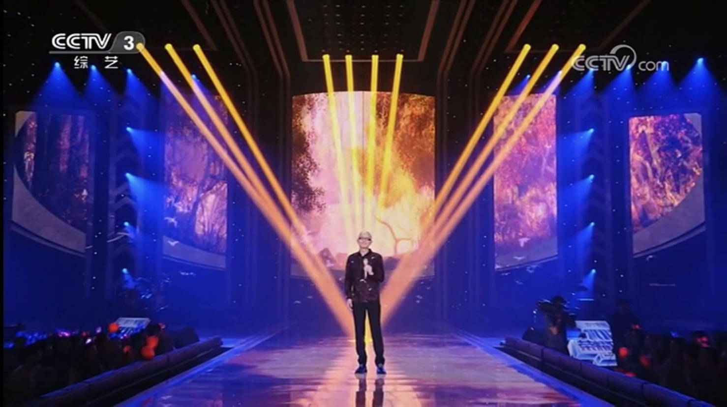 这歌也太好哭了平安登央视top荣耀时刻打榜归来