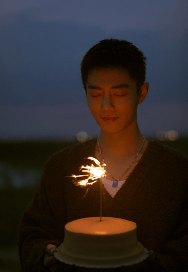 原创肖战29岁生日开小灶用无人机灯光秀送祝福央视也发文祝福