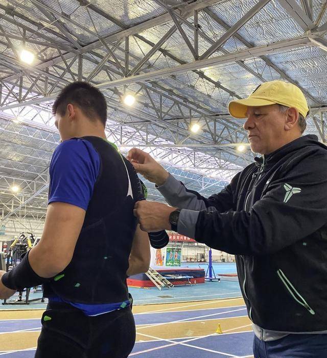 原创上半场比赛取消了飞行人梁劲生说他需要比赛来找到感觉