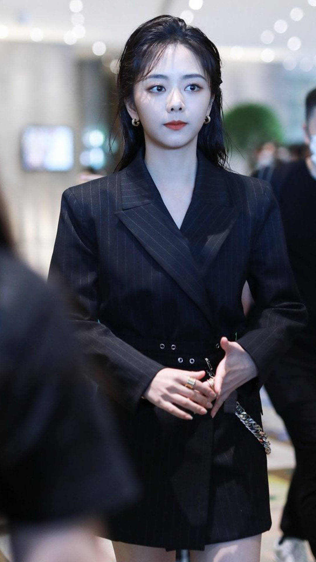 谭松韵,精致妆容,西装摩登