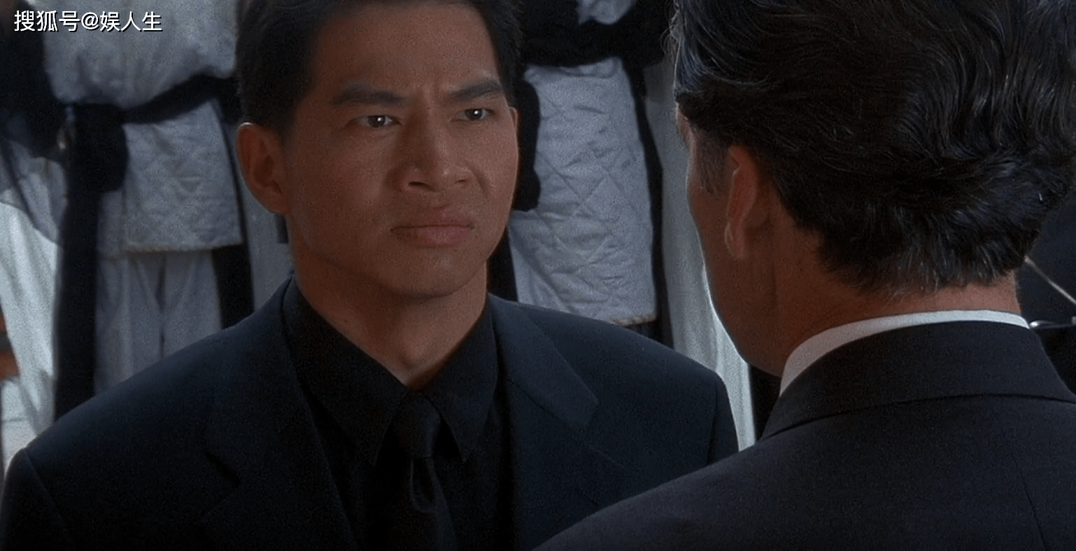 在《急先锋》里,楼学贤成了女主的父亲,角色定位其实没有改变多少,一