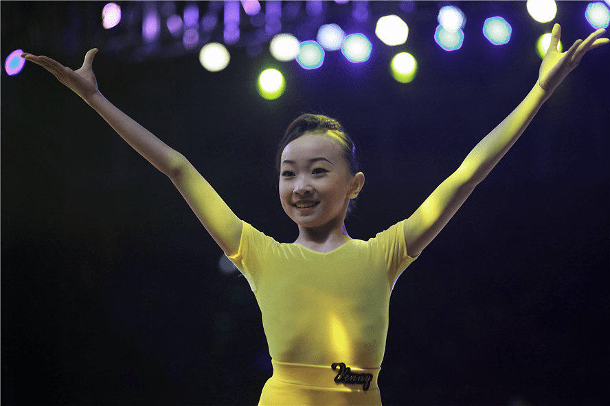 世界巨星表演晚会暨第六届中国郑州国际标准舞全国公开赛落幕